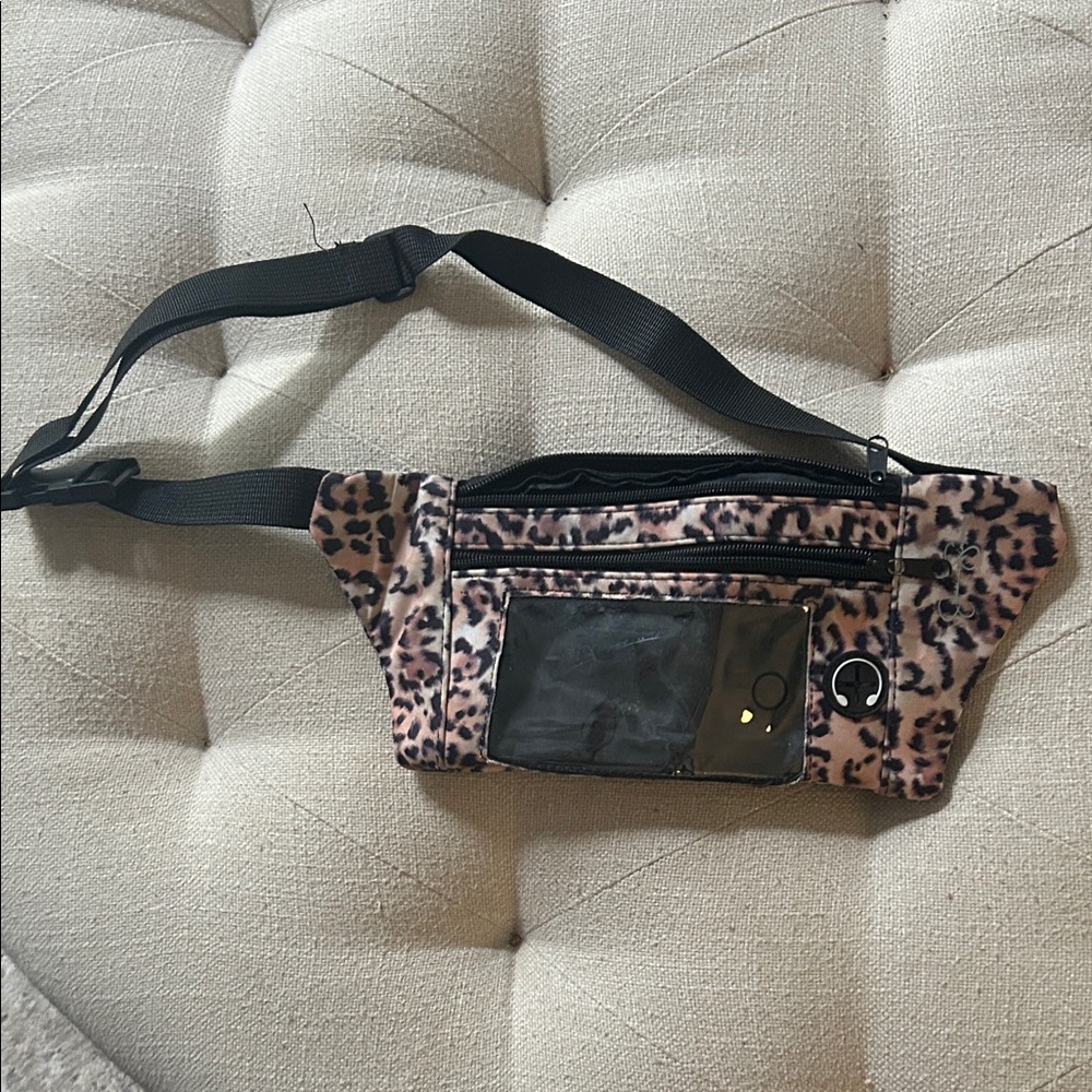 Jessica Simpson Leopard Print Crossbody Bag
